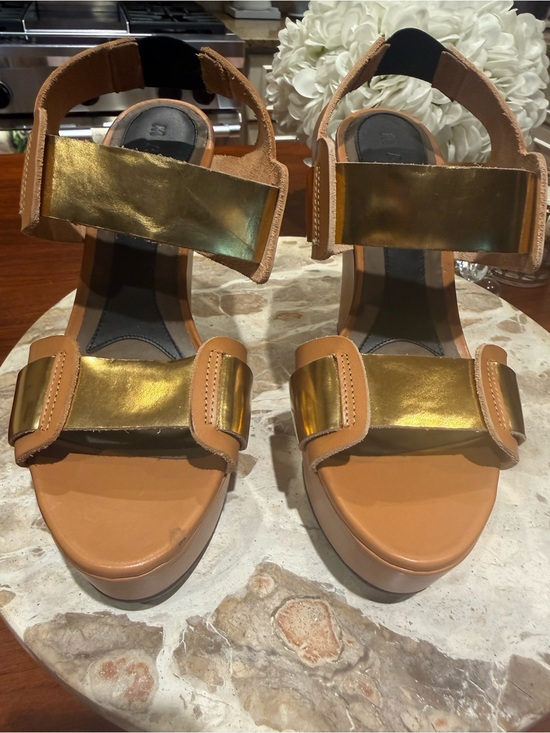 Shoes - Marni Gold Metallic Platform Wedge Sandals 37